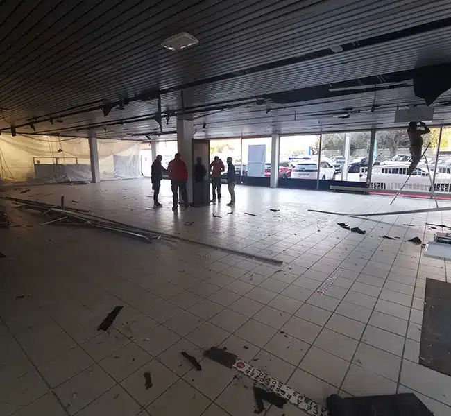 Rénovation concessions automobiles à Hyères et Toulon