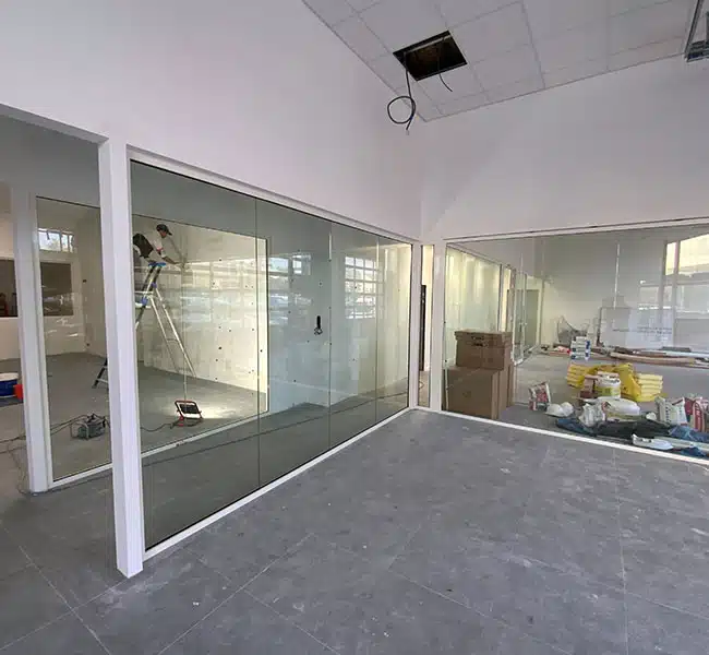 Rénovation concessions automobiles à Hyères et Toulon