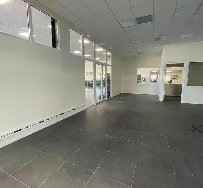 Rénovation concessions automobiles à Hyères et Toulon