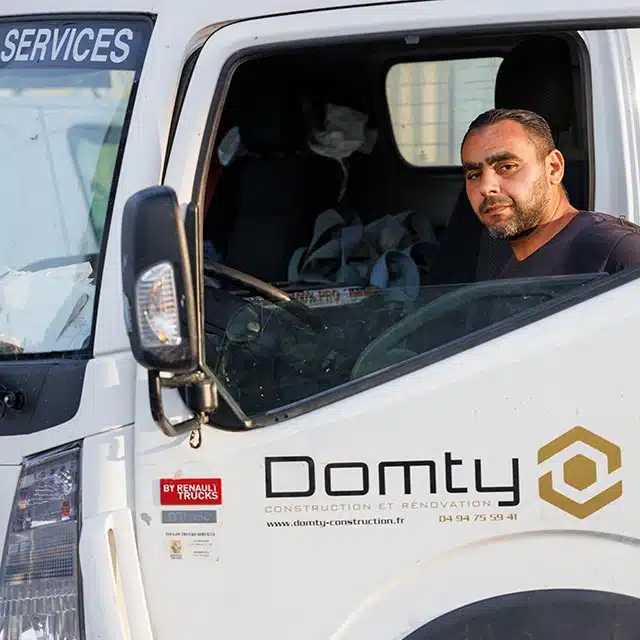 Fouad chauffeur livreur Domty en action